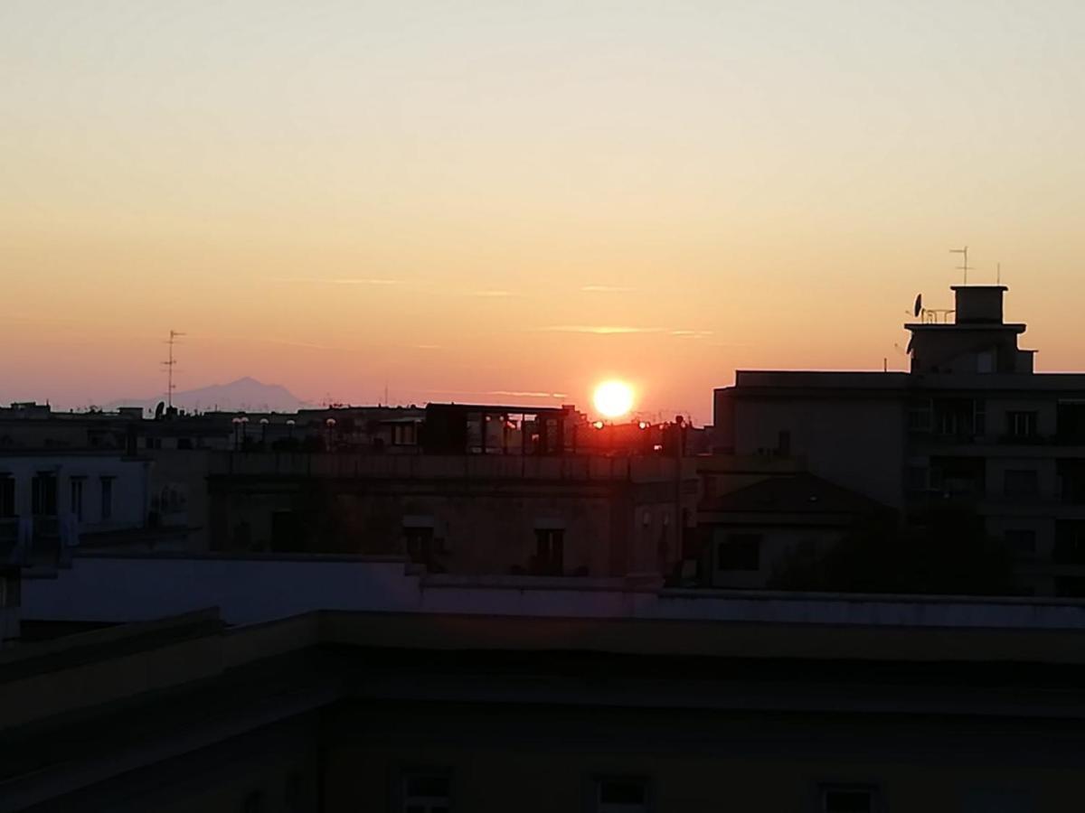 Rosso Di Sera 2* Naples