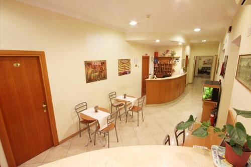 Hotel Zara 2*
