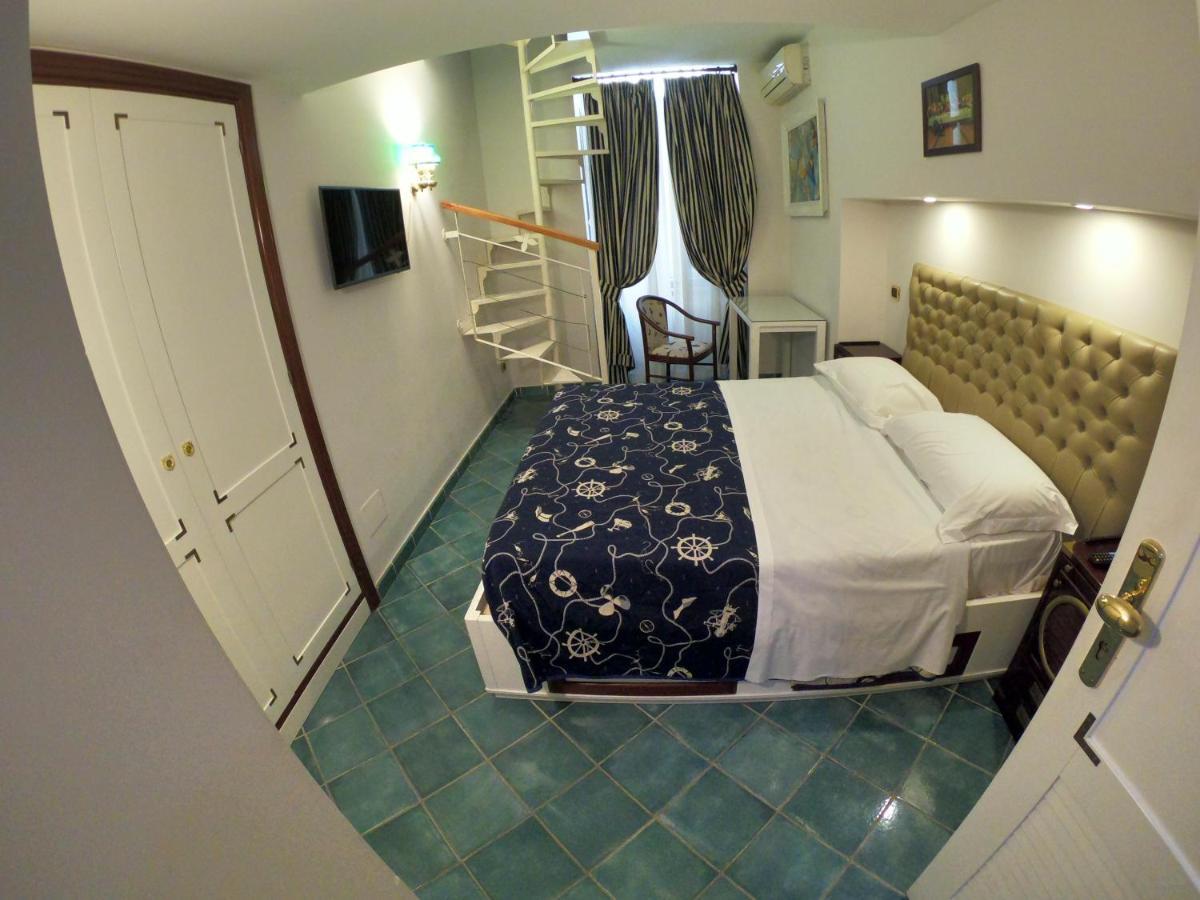 Ausonia Hotel 2*