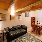 The San Gregorio Armeno Apartment By Houseinnaples