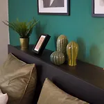 Cozy Apartment Green