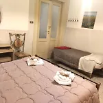 Casa Lillina A Toledo , Near Piazza Del Plebiscito