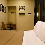 Blackwoody Contemporary Rooms - Napoli Centro Storico Via Toledo