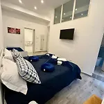 Gloves Rooms
