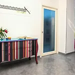 Ferdinando Arthouse Oversized Modern Apartment - By Gocce Team