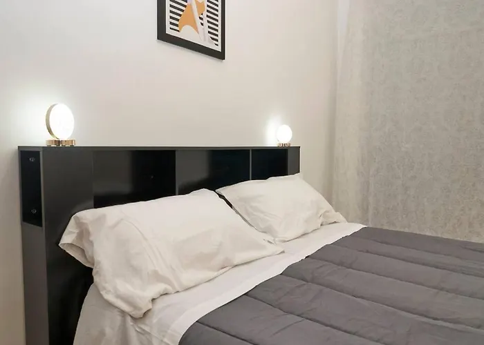 Napoli Duomo Center Home