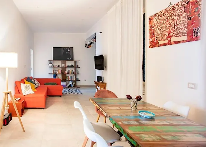 Happy Shared Apartment Naples