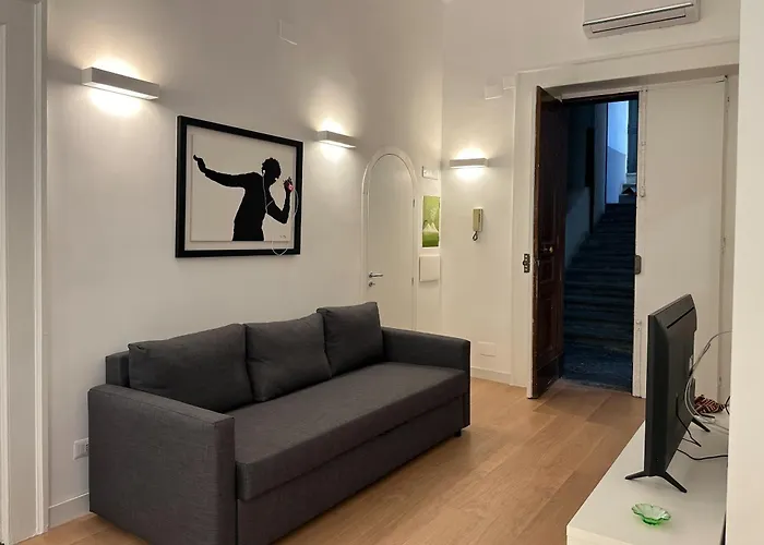 Tom Apartments