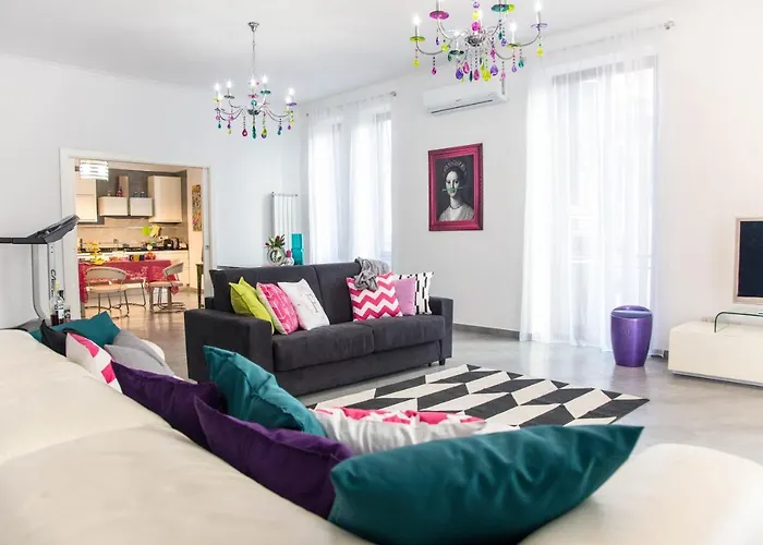 Ferdinando Arthouse Oversized Modern Apartment - By Gocce Team