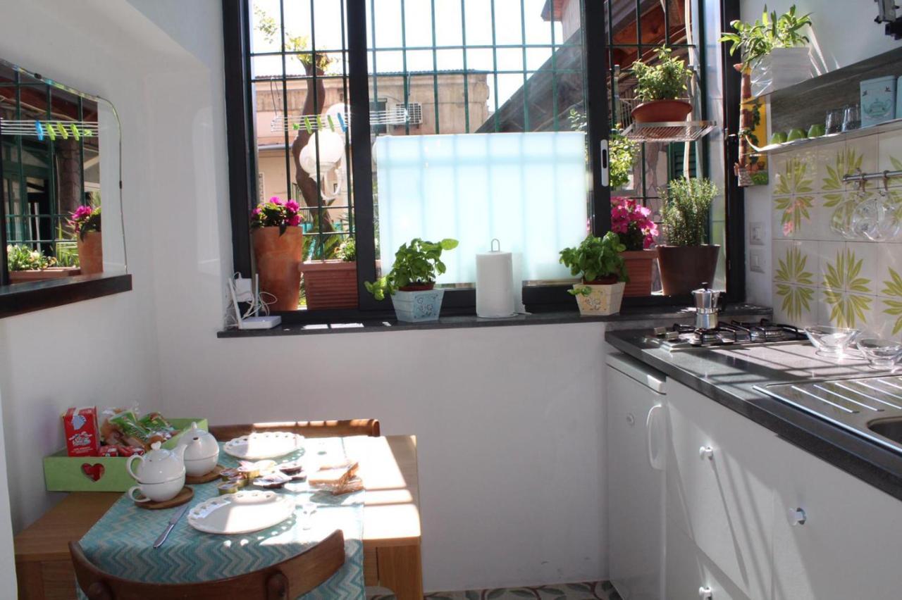 Apartment Dimora Via Col Vento Naples