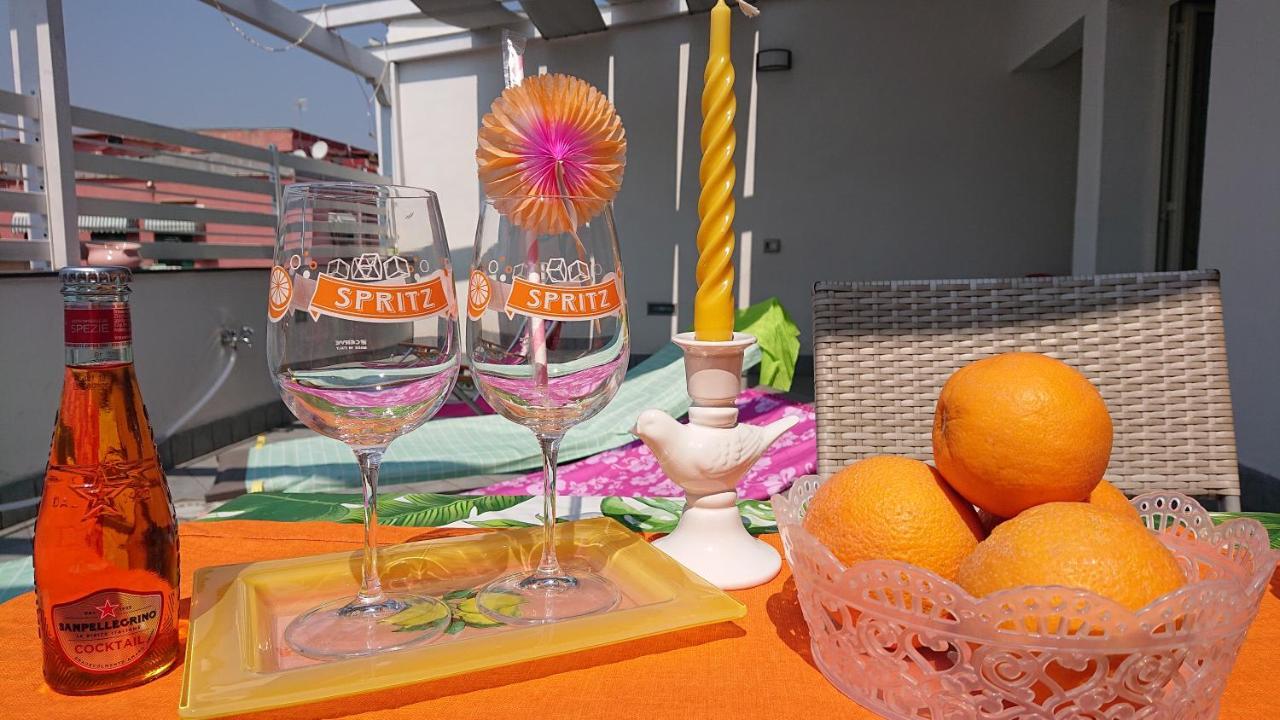 Sky-terrace In Central Station, 3 Bedrooms Naples