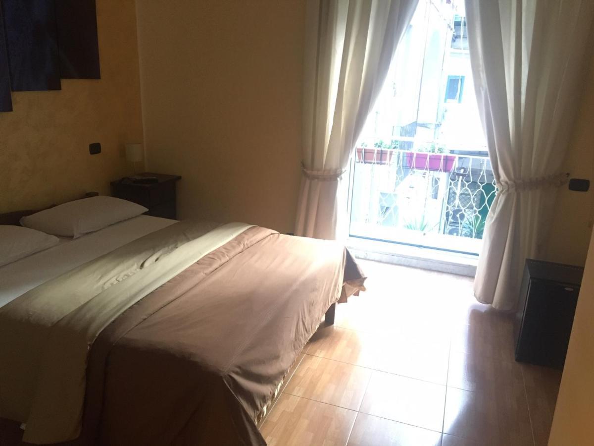Maria 3* Naples