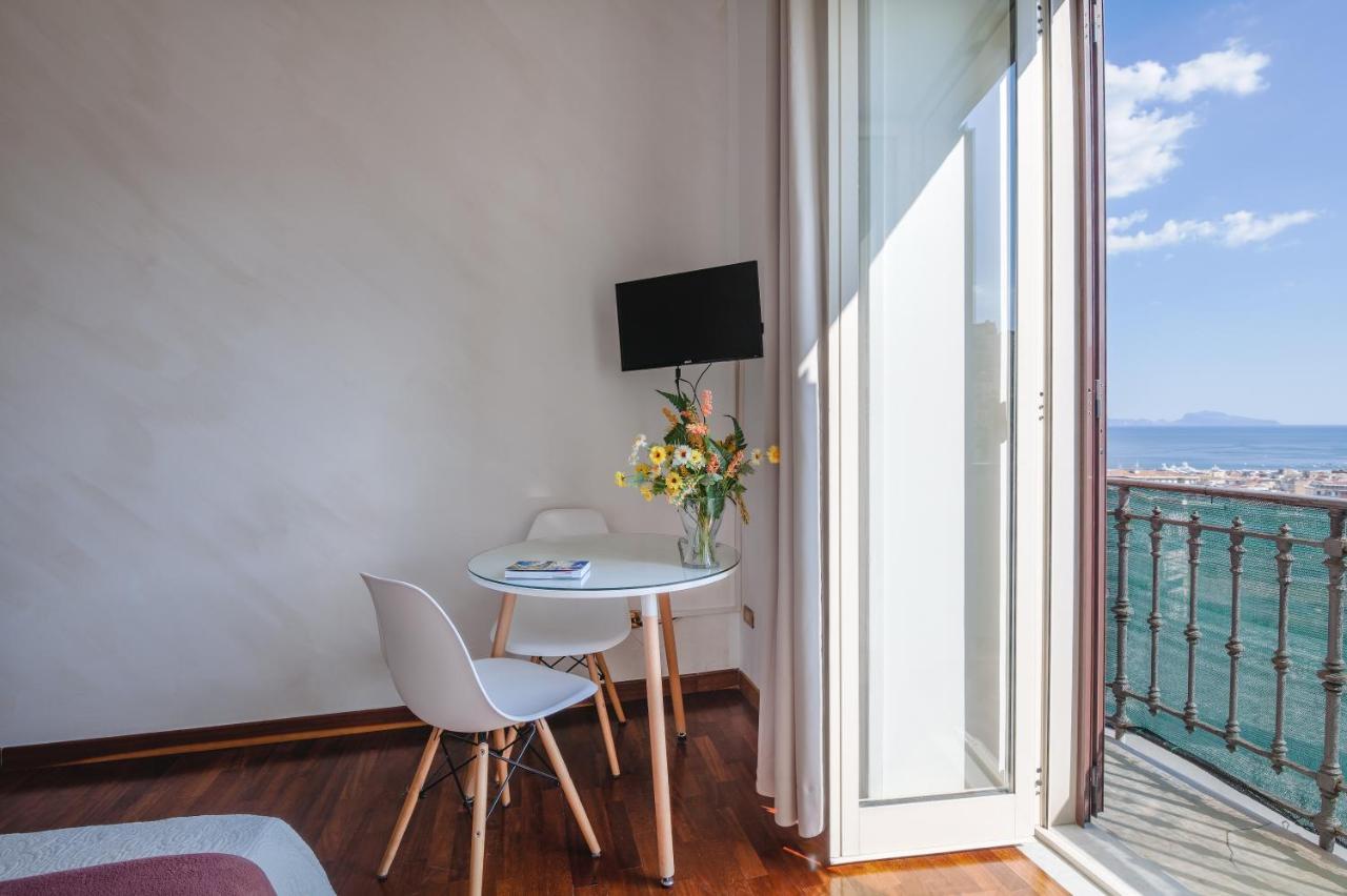 Napolicentro Mare - Sea View & Bed & Breakfast