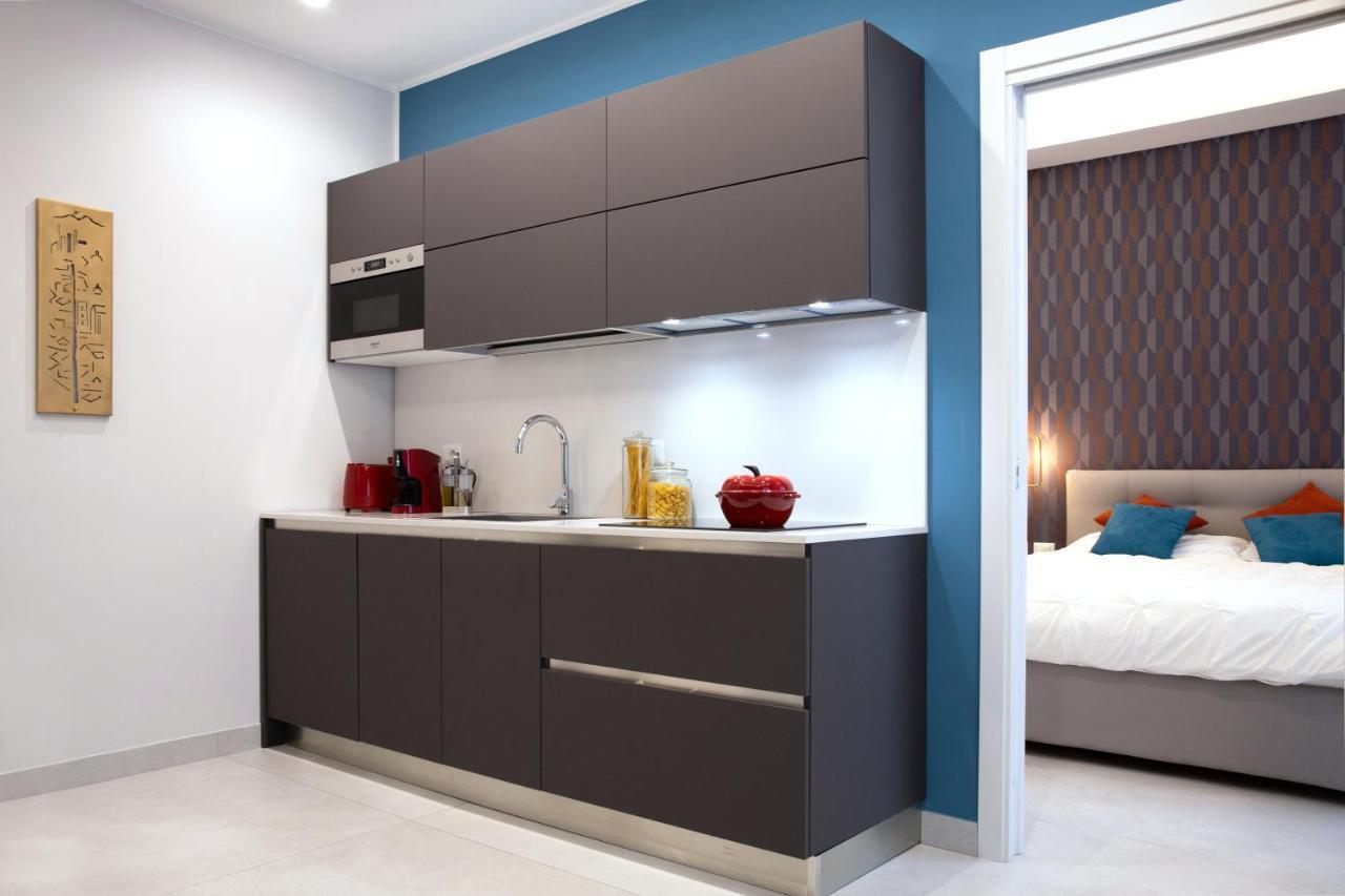 Apartment Center - E *