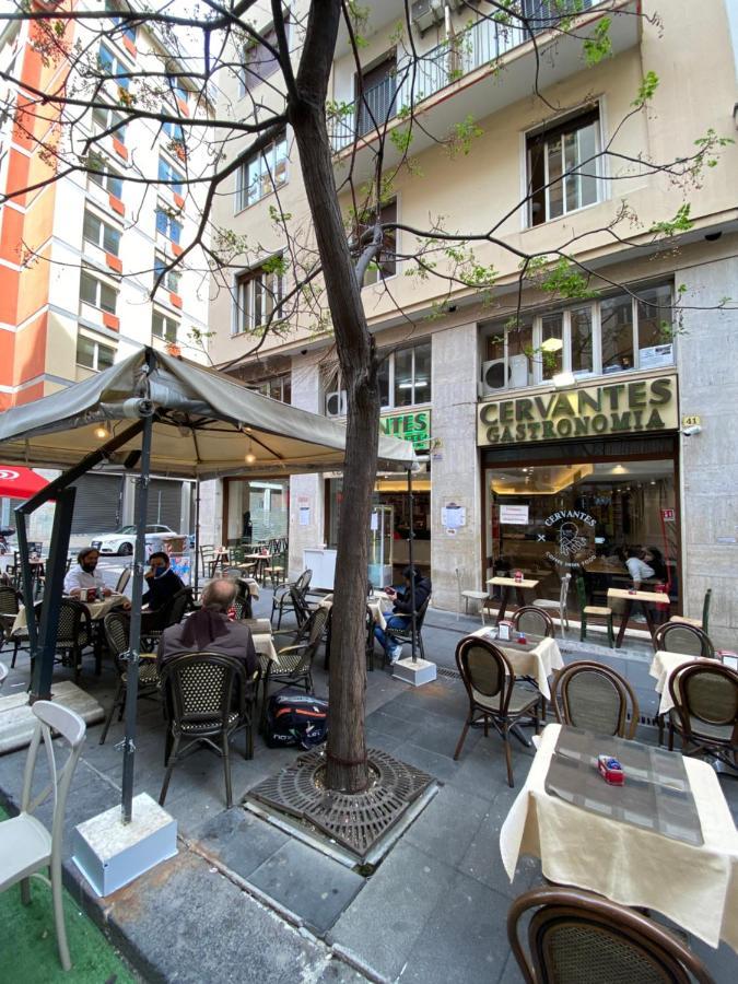 Center - E Naples