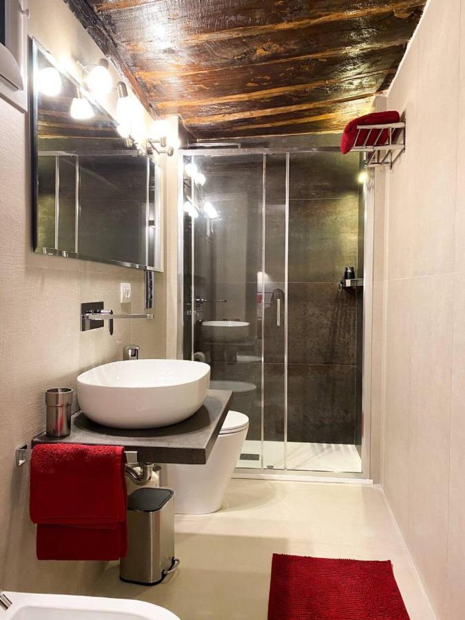 Rosso Partenopeo Apartment *