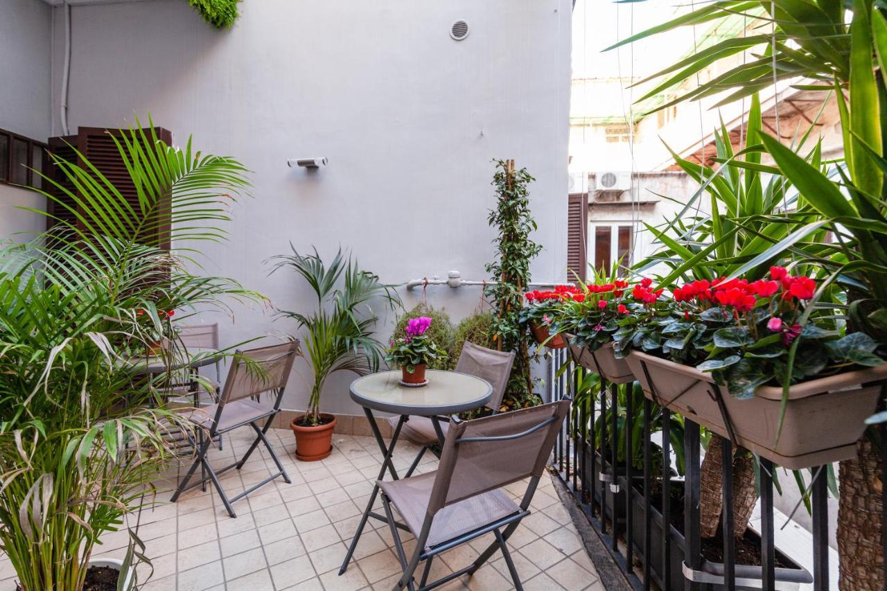 Guest house Monteoliveto 33 *