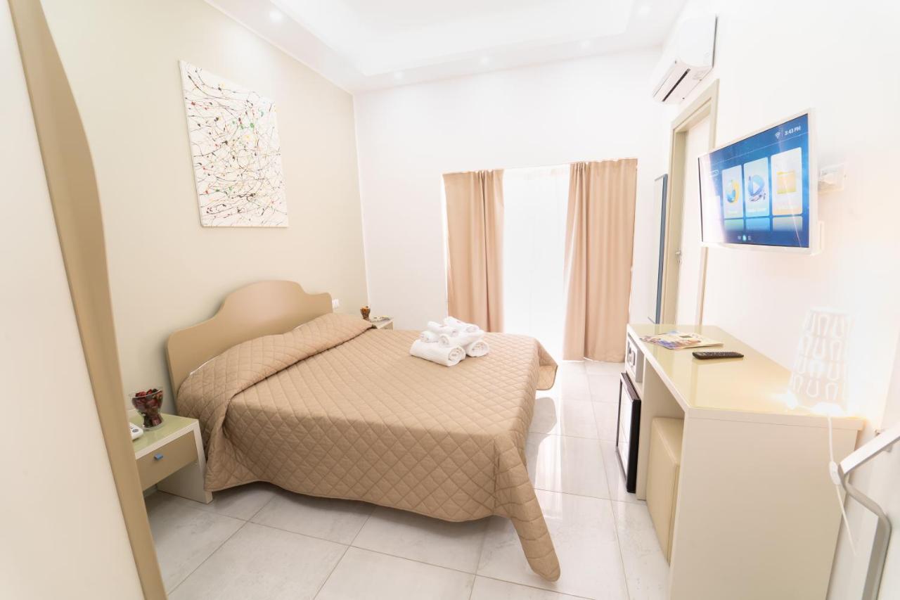 Guest house Royal H Umberto I, Centro, By Clapa Group *