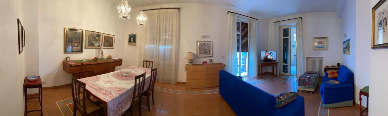 Toledo 355 * Naples