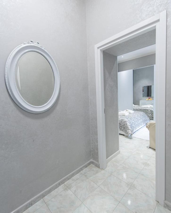 Materdei Metro Apartment Naples