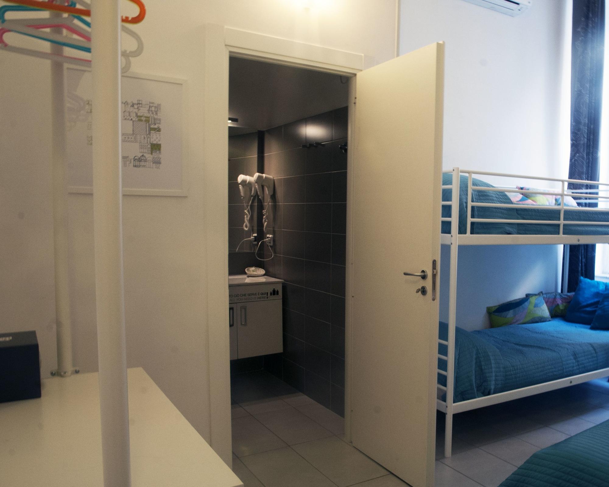 Guest house Behouse And Breakfast Naples