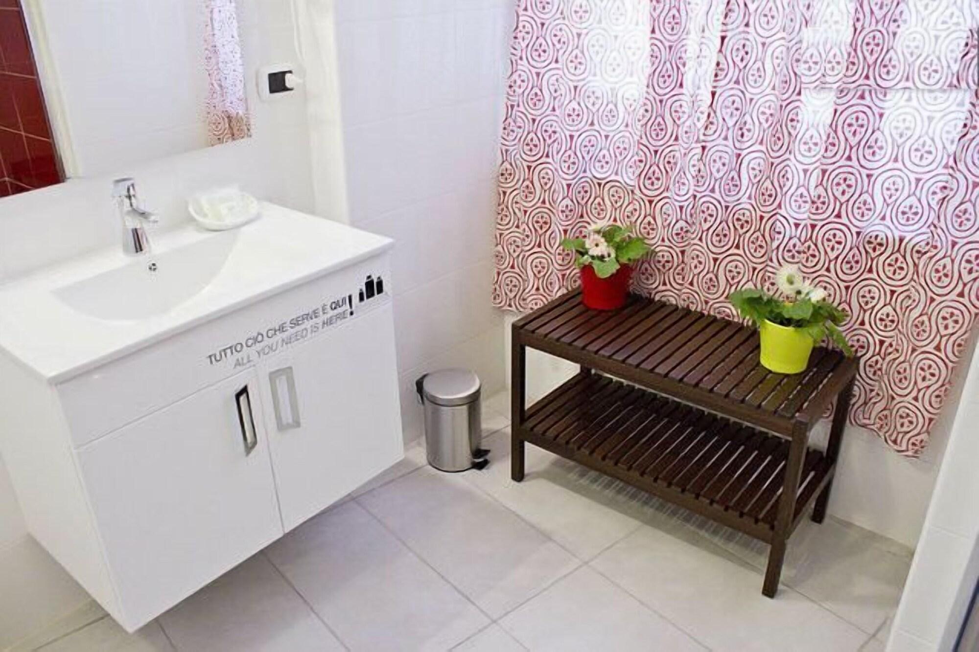 Guest house Behouse And Breakfast Naples