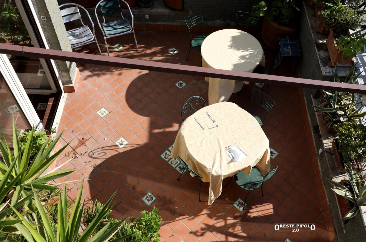Up Hotel 3*