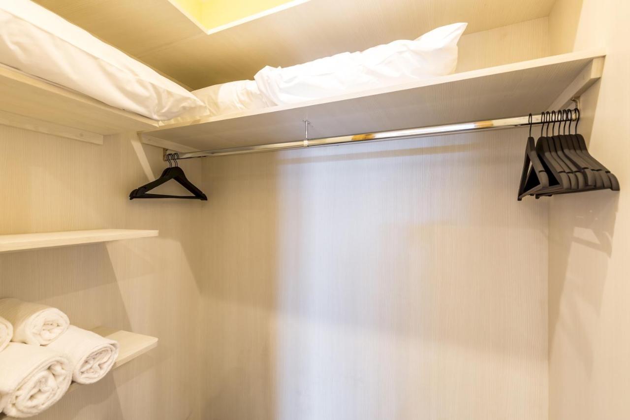 Apartment Dolcevita With Parking By Napoliapartments