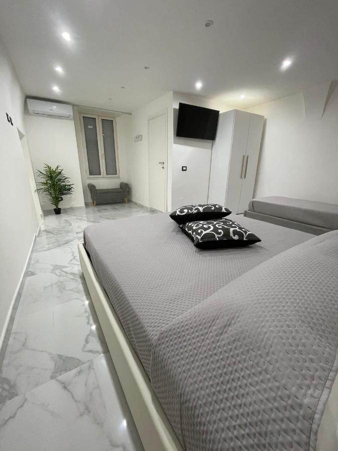 Ludben House * Naples