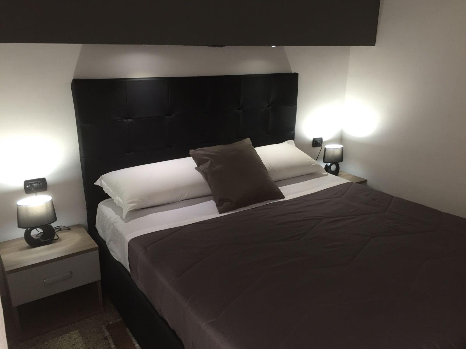 Mb95 - Mezzocannone Luxurious Bed & Breakfast 3*