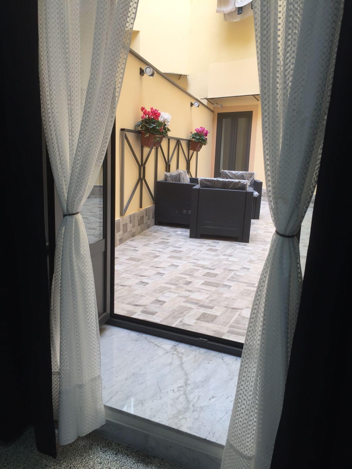 Mb95 - Mezzocannone Luxurious Bed & Breakfast