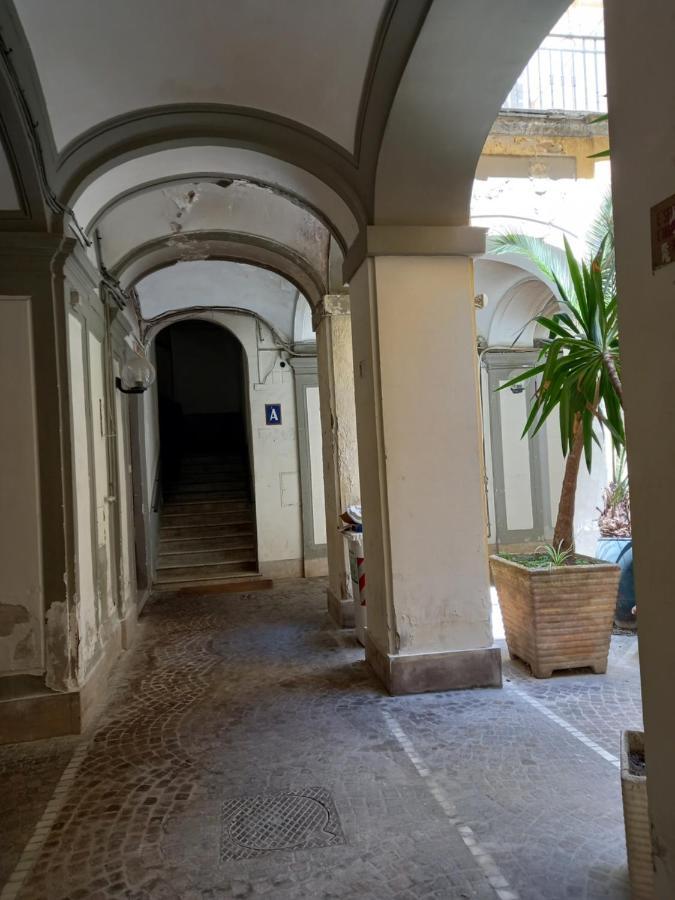 Ale * Naples
