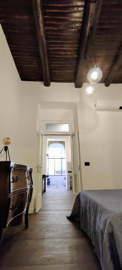 Apartment Sangregoriohome, Nel Cuore Del Centro Storico Naples