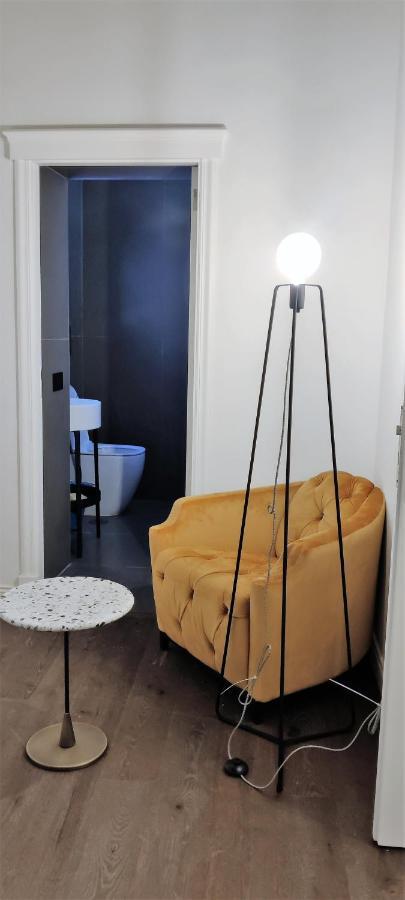 Apartment Sangregoriohome, Nel Cuore Del Centro Storico Naples