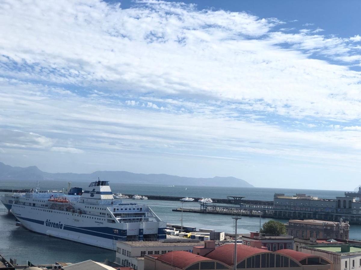 Marina Sky 8 Naples