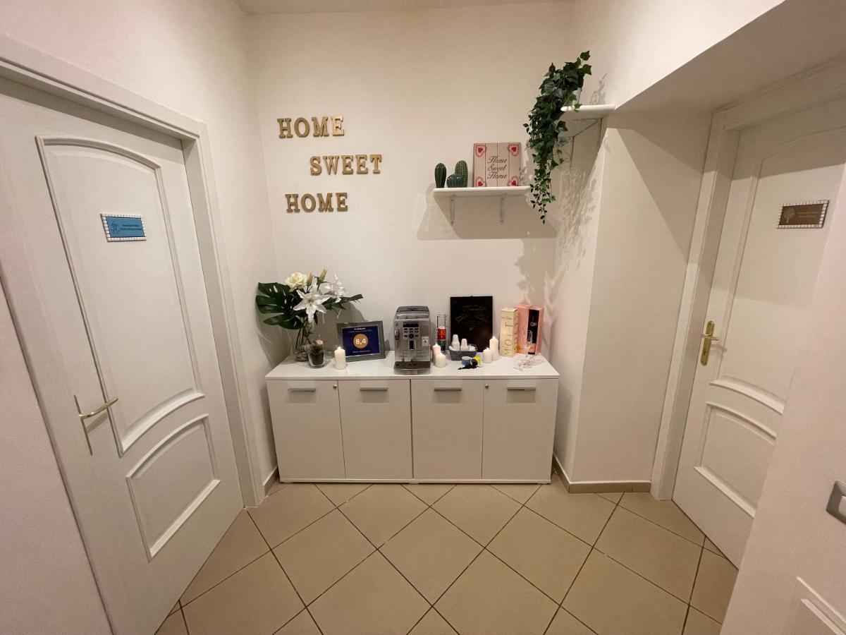 Apartment Sweet Storia Di *
