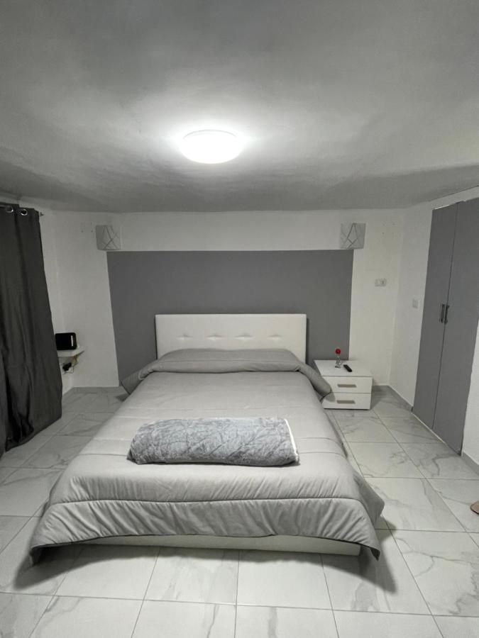 Gradoniroom26