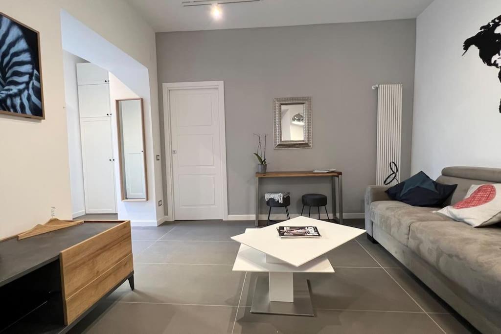 Casa Losito, Boutique 100 Mq In The Heart Of Naples! Naples