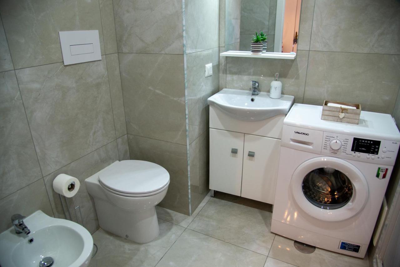 Domus Anticaglia By Domusextra Apartment