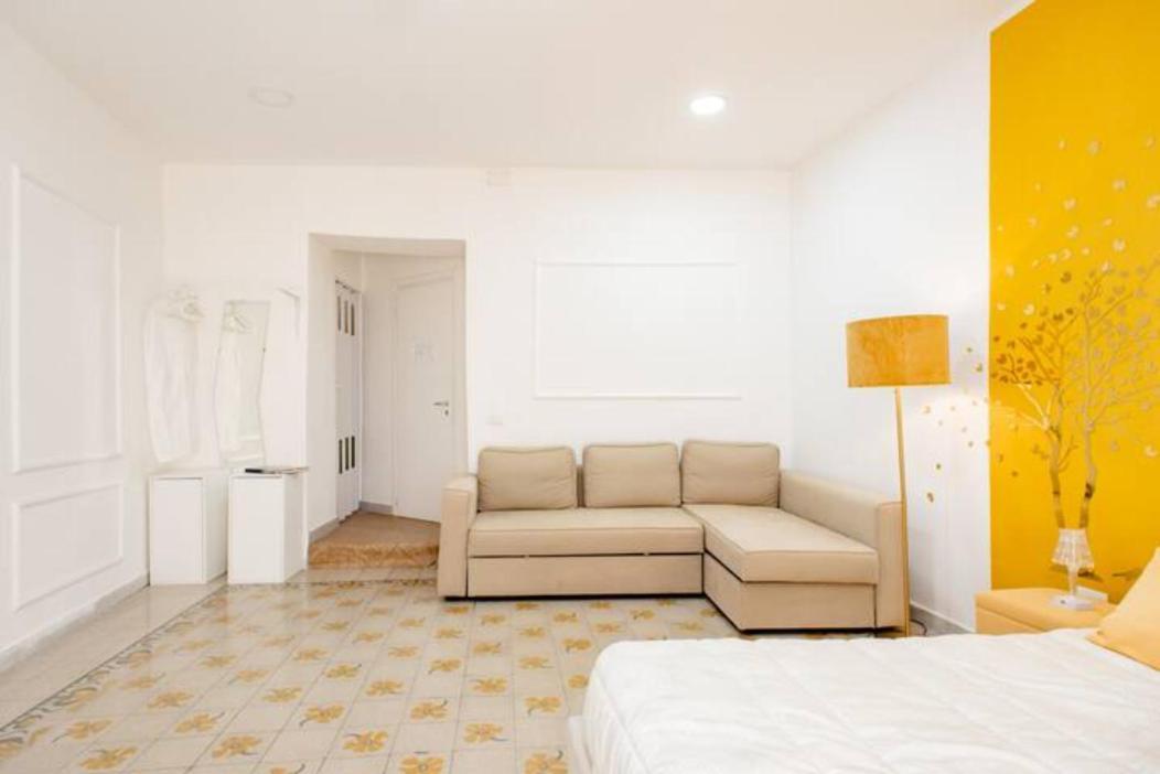 Random Bed & Breakfast Naples