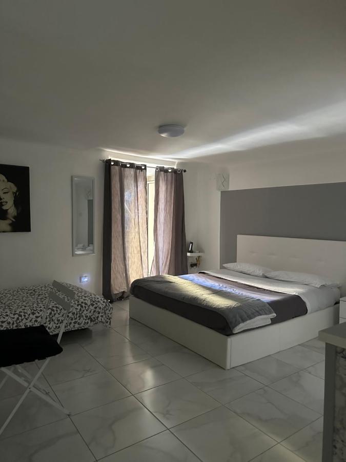 Gradoniroom26 * Naples