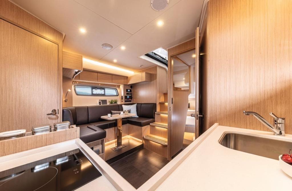 Royal H Umberto I, Centro, By Clapa Group *
