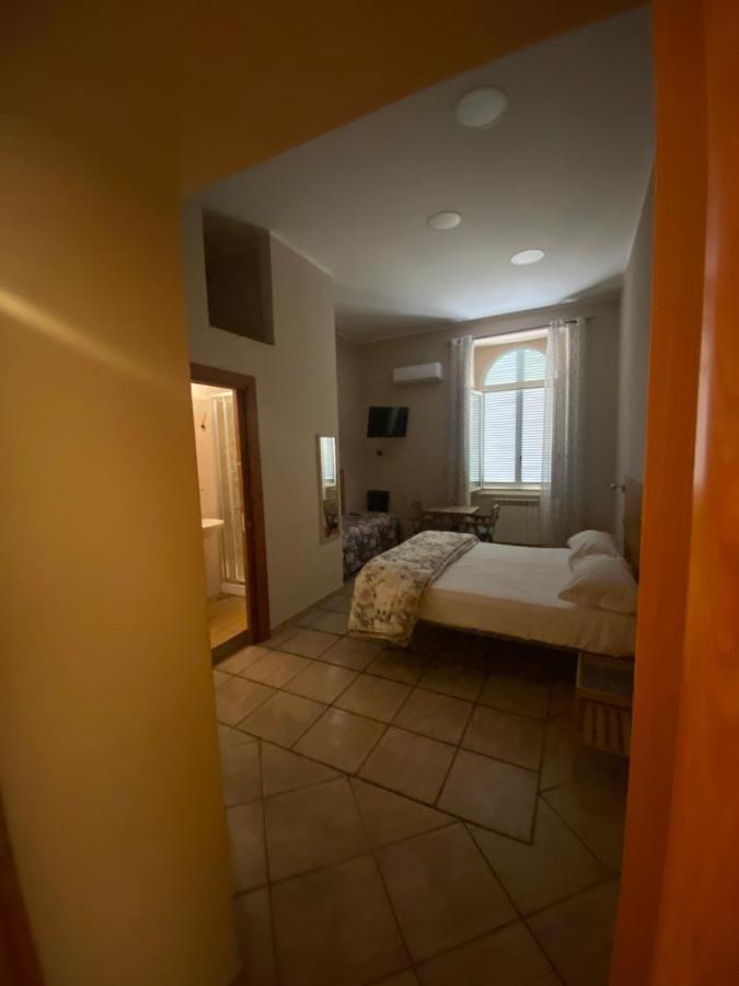 Bed & Breakfast To Live