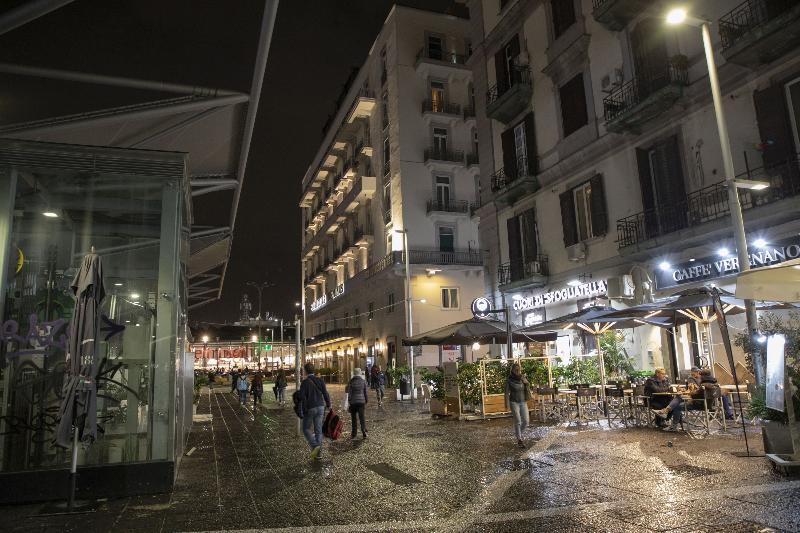 Ideal Walk 3* Naples