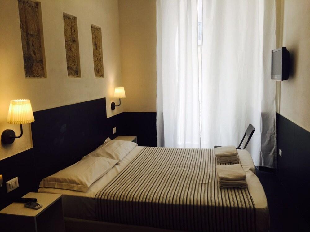 Ideal Walk Hotel
