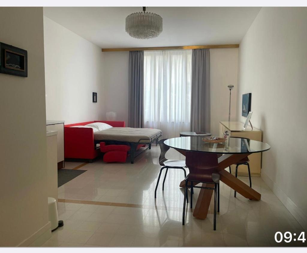 Corso Novara 5 Design Apartment