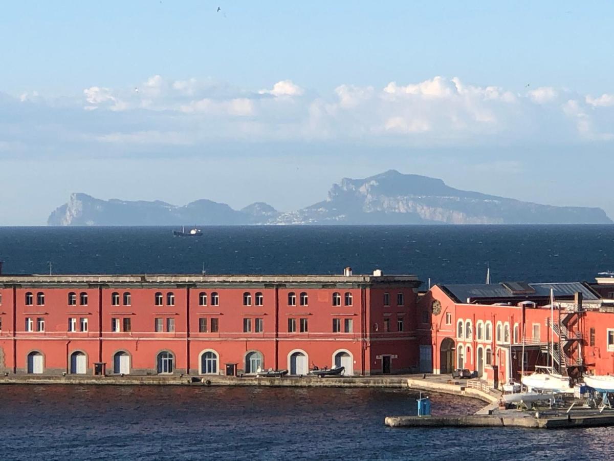 Marina Sky 8 * Naples