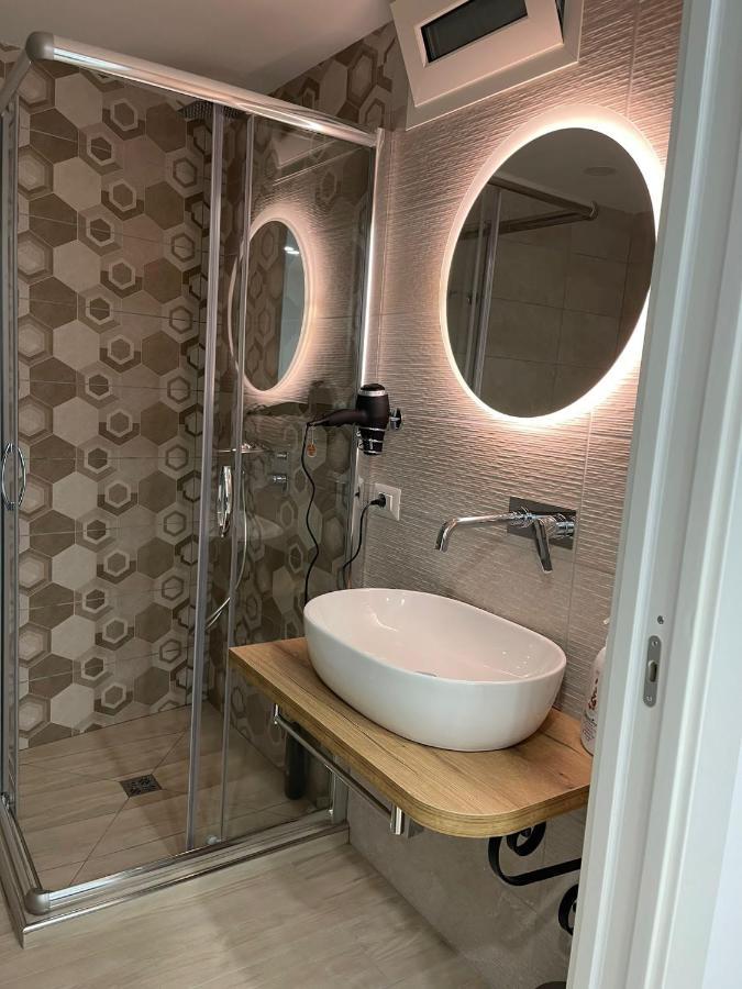 Apartment Metro Stazione-museo 500 M-appartamento Ed Elegante Dimora De Curtis