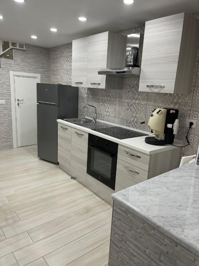 Apartment Metro Stazione-museo 500 M-appartamento Ed Elegante Dimora De Curtis Naples