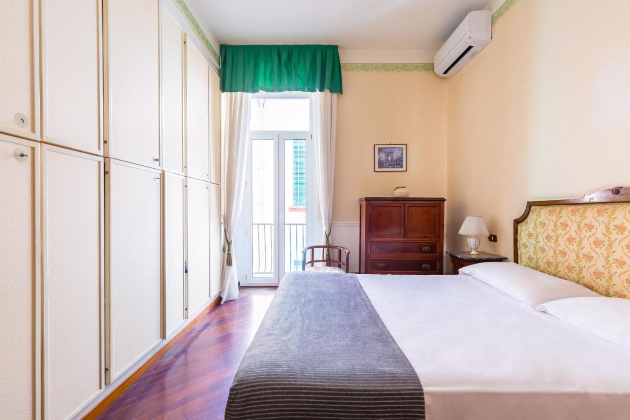 Apartment Grand Classic At San Martino By Napoliapartments *